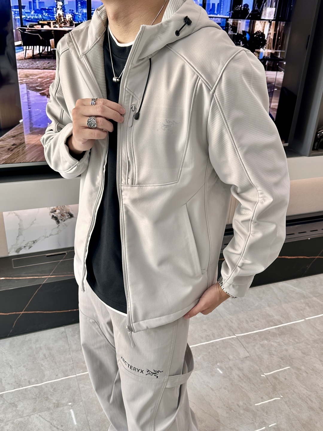 Arcteryx/始祖鸟 2025春秋新款软壳连帽夹克冲锋衣外套这款GAMMALT夹克采用轻薄耐磨的WE