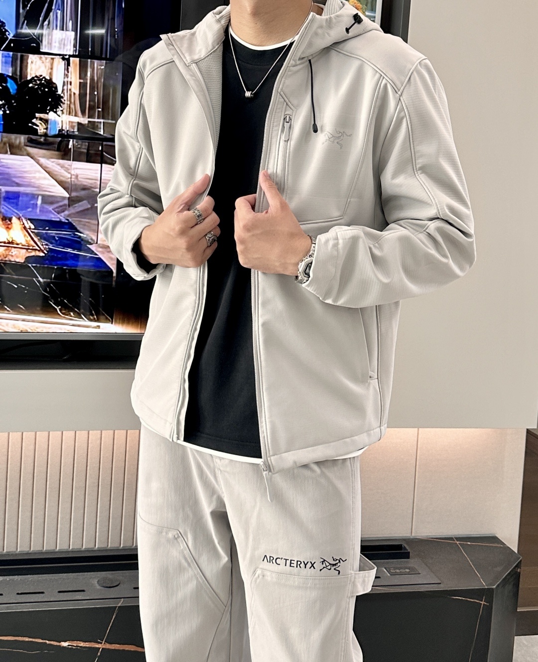 Arcteryx/始祖鸟 2025春秋新款软壳连帽夹克冲锋衣外套这款GAMMALT夹克采用轻薄耐磨的WE