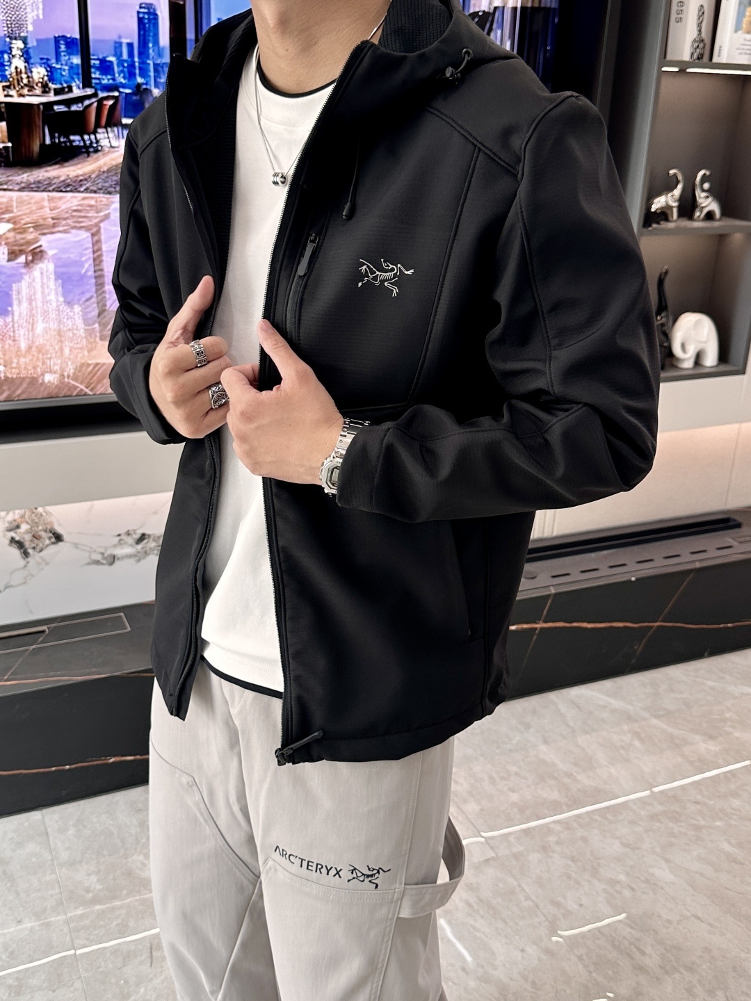 Arcteryx/始祖鸟 2025春秋新款软壳连帽夹克冲锋衣外套这款GAMMALT夹克采用轻薄耐磨的WE