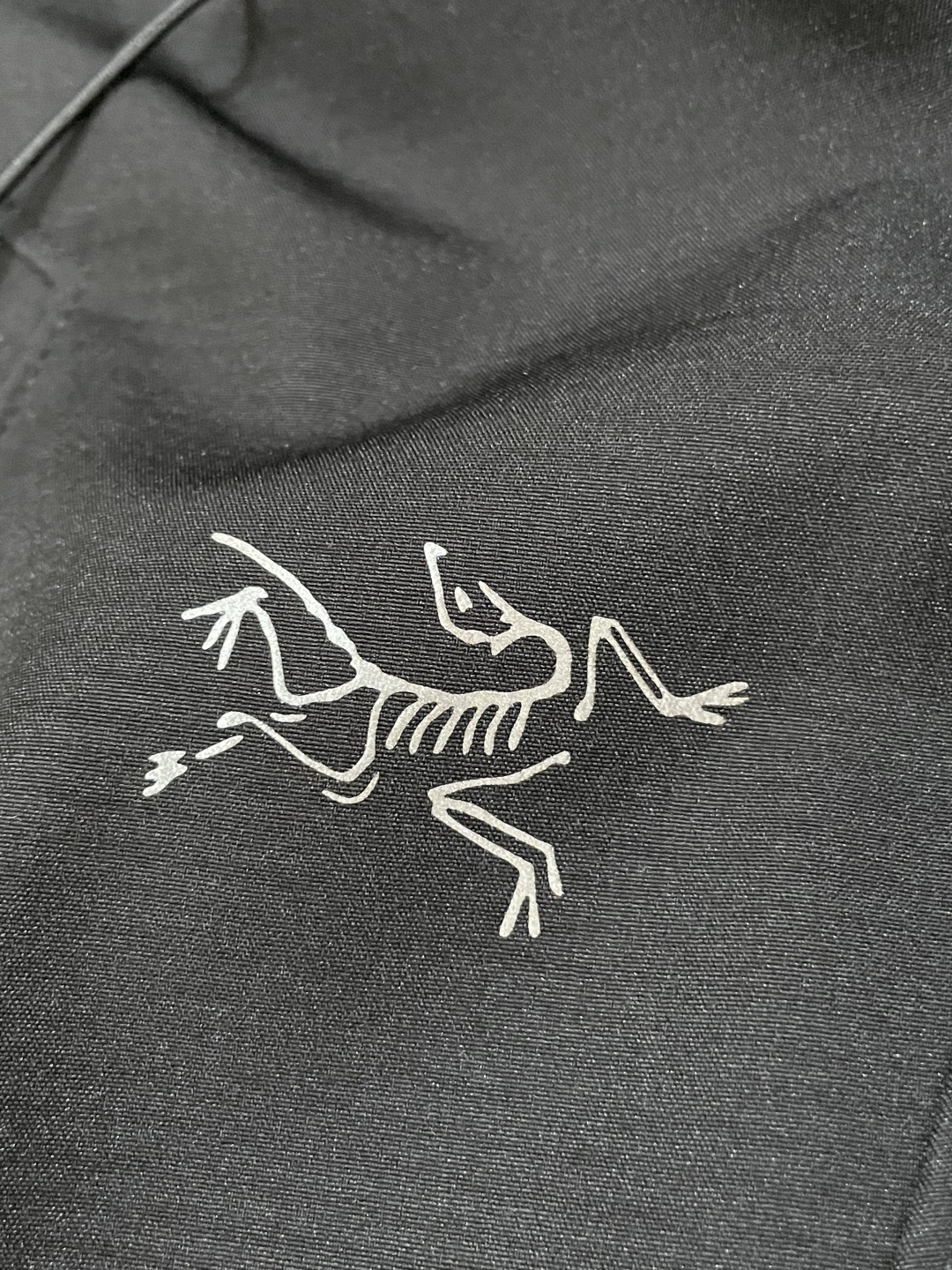 Arcteryx/始祖鸟 2025春秋新款软壳连帽夹克冲锋衣外套这款GAMMALT夹克采用轻薄耐磨的WE