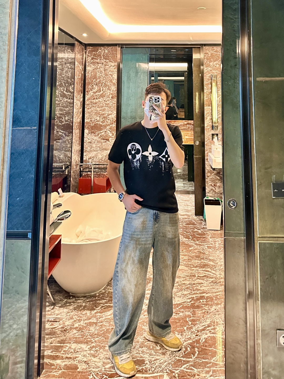 Lv 2025秋冬 男士短袖 专柜的最经典系列 最简单基础的经典款 很简单 重点看面料这次我们拿到的原厂