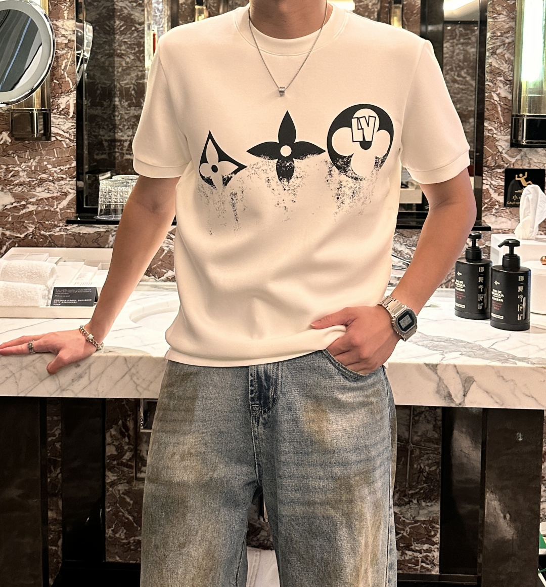 lv 2025秋冬 男士短袖 专柜的最经典系列 最简单基础的经典款 很简单 重点看面料这次我们拿到的原厂