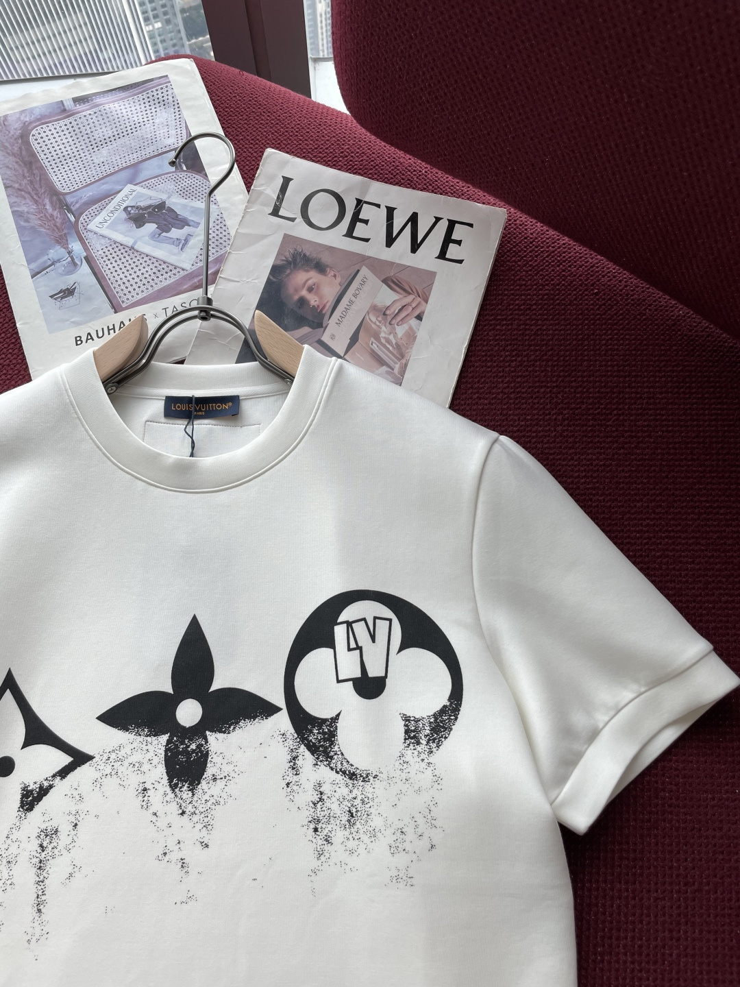 lv 2025秋冬 男士短袖 专柜的最经典系列 最简单基础的经典款 很简单 重点看面料这次我们拿到的原厂