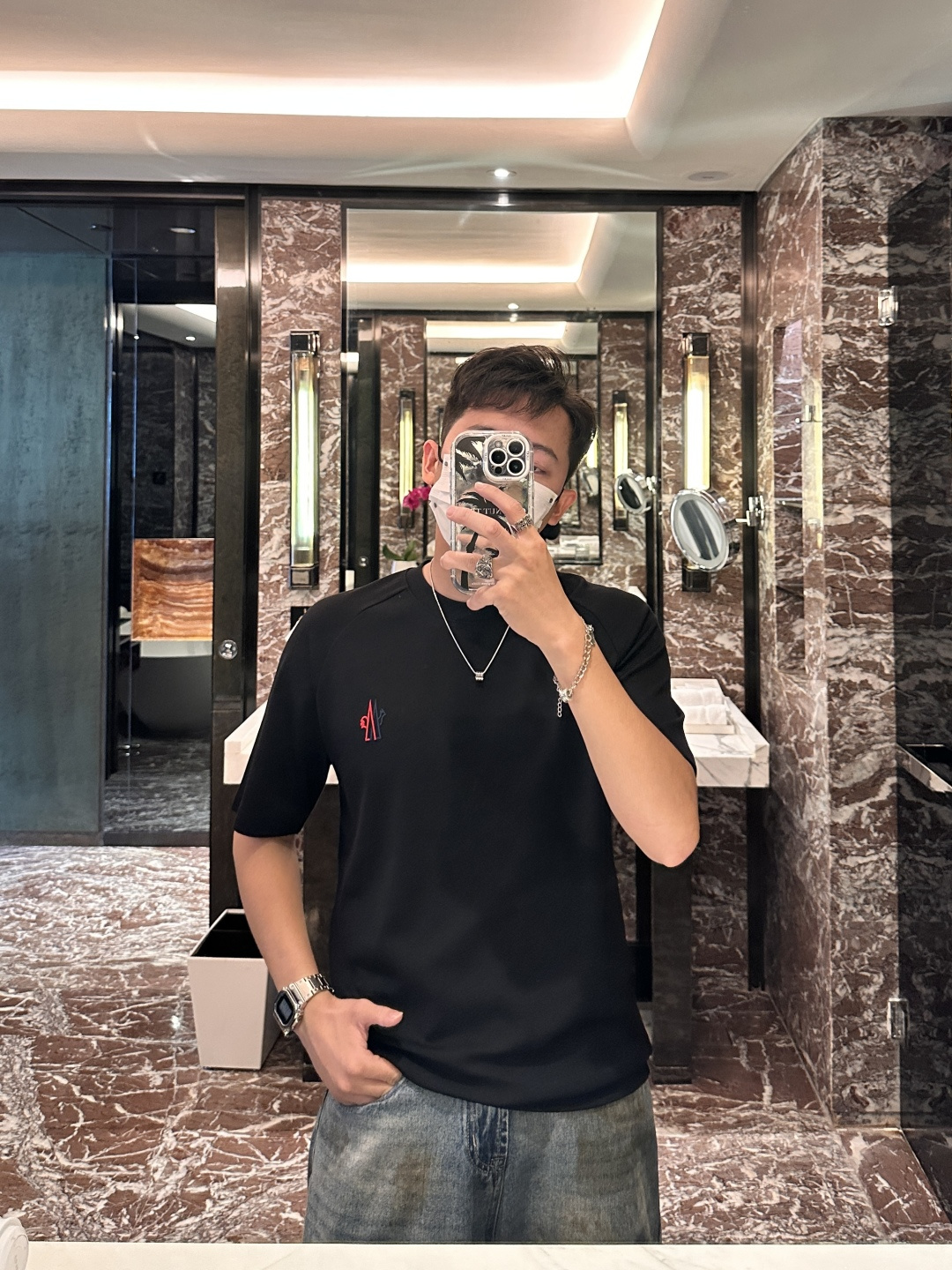 蒙口 2025秋冬 男士短袖 专柜的最经典系列 最简单基础的经典款 很简单 重点看面料这次我们拿到的原厂