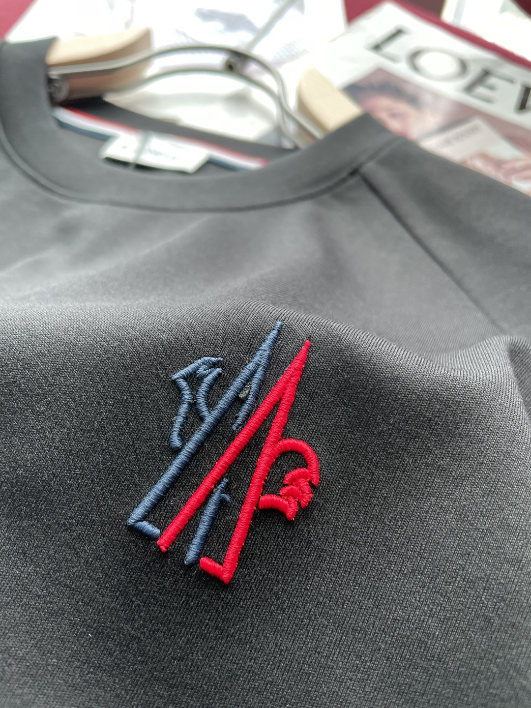 蒙口 2025秋冬 男士短袖 专柜的最经典系列 最简单基础的经典款 很简单 重点看面料这次我们拿到的原厂