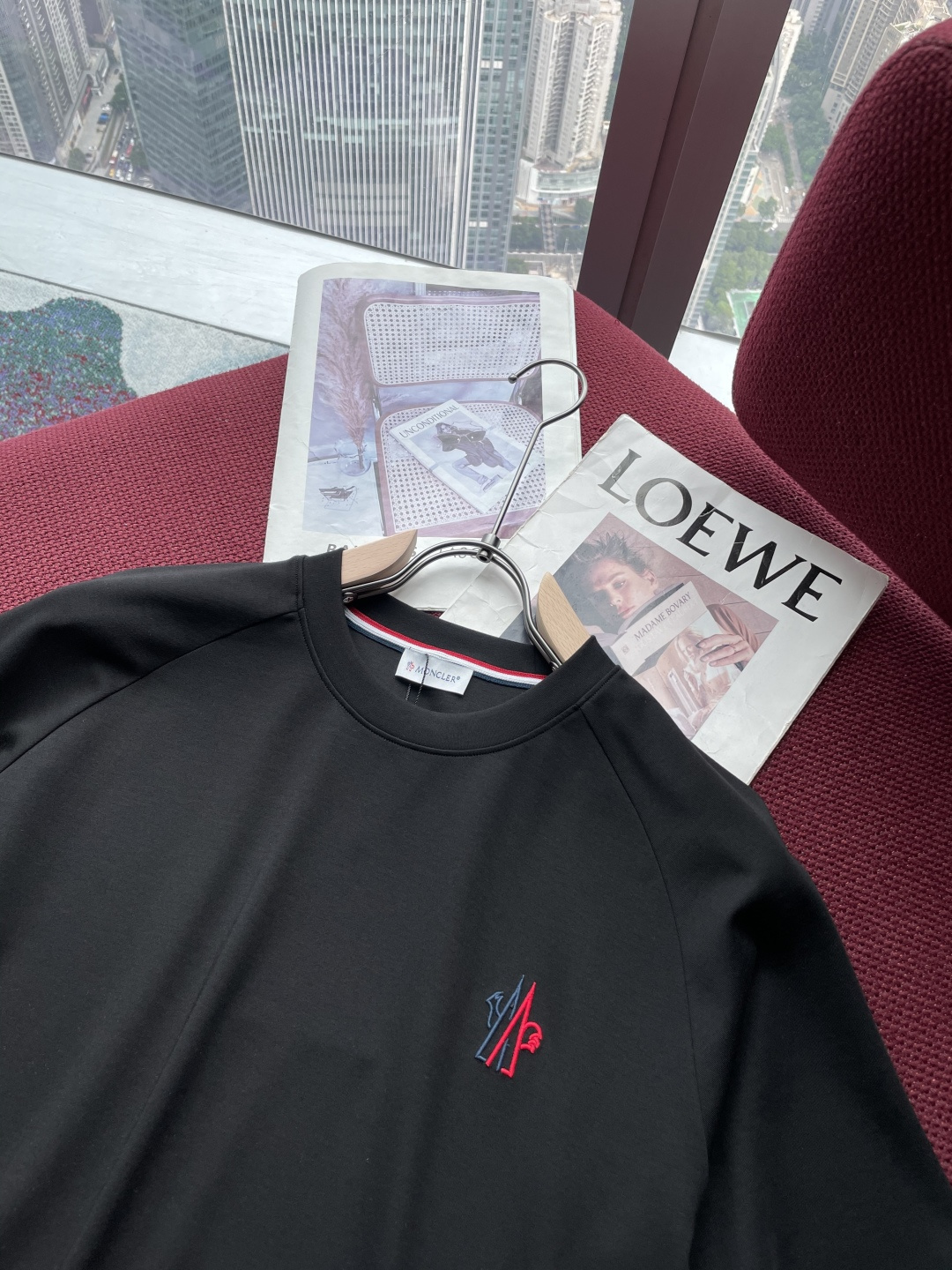 蒙口 2025秋冬 男士短袖 专柜的最经典系列 最简单基础的经典款 很简单 重点看面料这次我们拿到的原厂