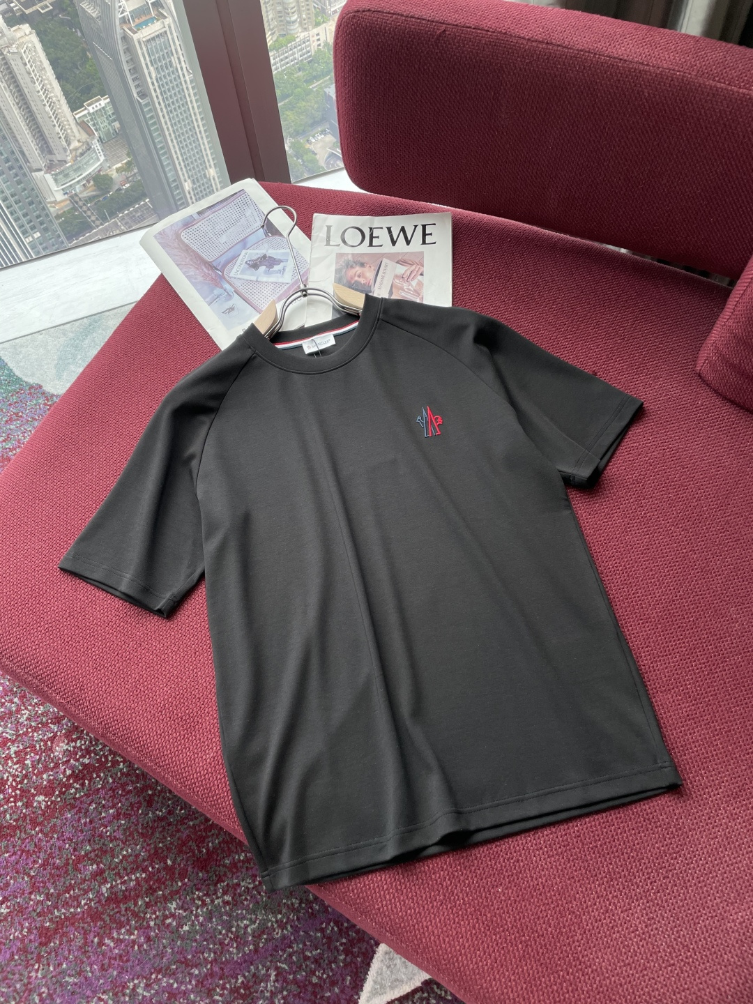 蒙口 2025秋冬 男士短袖 专柜的最经典系列 最简单基础的经典款 很简单 重点看面料这次我们拿到的原厂