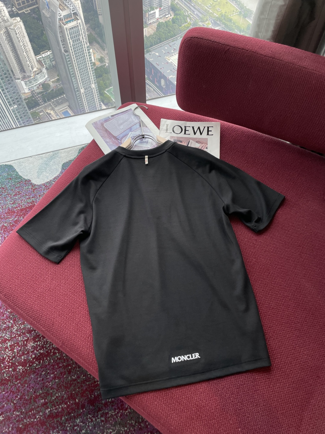 蒙口 2025秋冬 男士短袖 专柜的最经典系列 最简单基础的经典款 很简单 重点看面料这次我们拿到的原厂