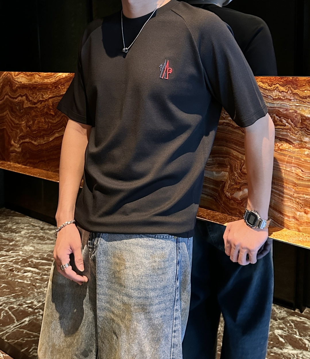 蒙口 2025秋冬 男士短袖 专柜的最经典系列 最简单基础的经典款 很简单 重点看面料这次我们拿到的原厂