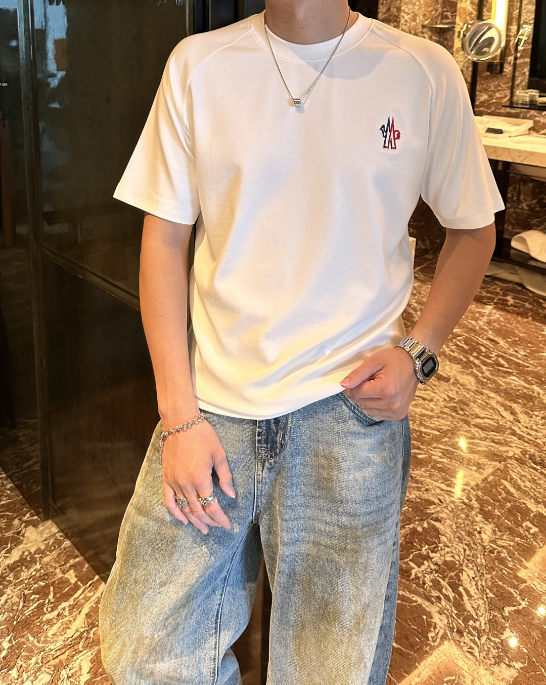 蒙口 2025秋冬 男士短袖 专柜的最经典系列 最简单基础的经典款 很简单 重点看面料这次我们拿到的原厂