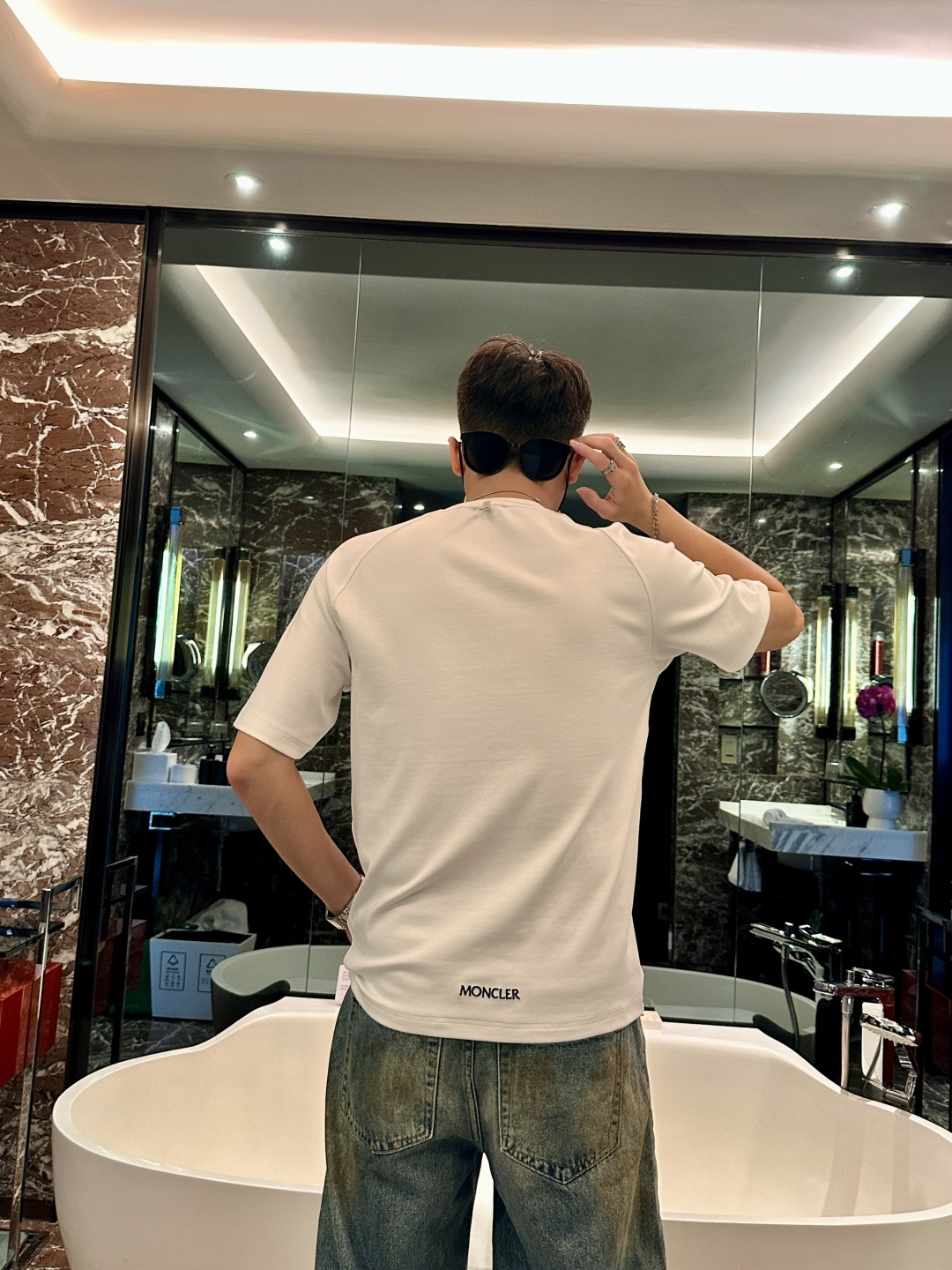 蒙口 2025秋冬 男士短袖 专柜的最经典系列 最简单基础的经典款 很简单 重点看面料这次我们拿到的原厂