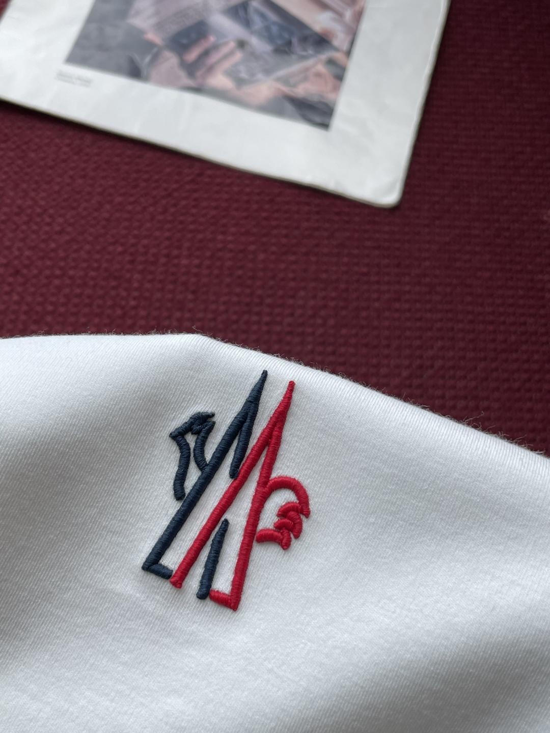 蒙口 2025秋冬 男士短袖 专柜的最经典系列 最简单基础的经典款 很简单 重点看面料这次我们拿到的原厂