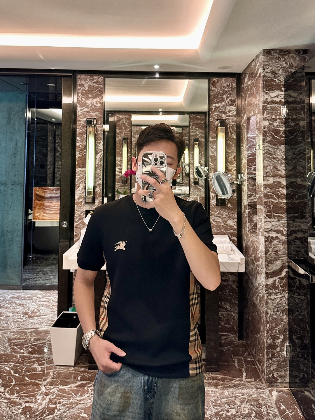 Bur 2025秋冬 男士短袖 专柜的最经典系列 最简单基础的经典款 很简单 重点看面料这次我们拿到的原