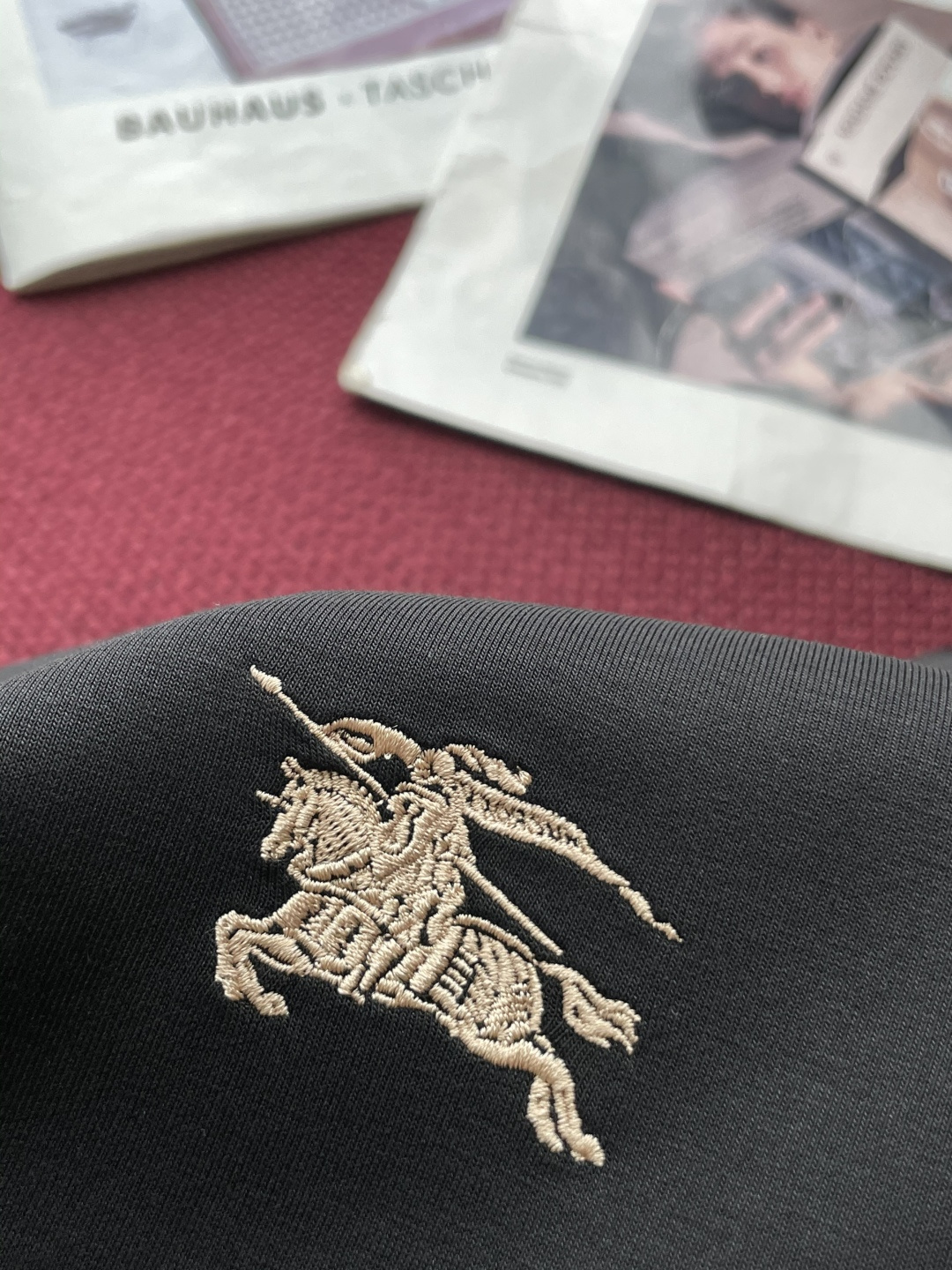 Bur 2025秋冬 男士短袖 专柜的最经典系列 最简单基础的经典款 很简单 重点看面料这次我们拿到的原