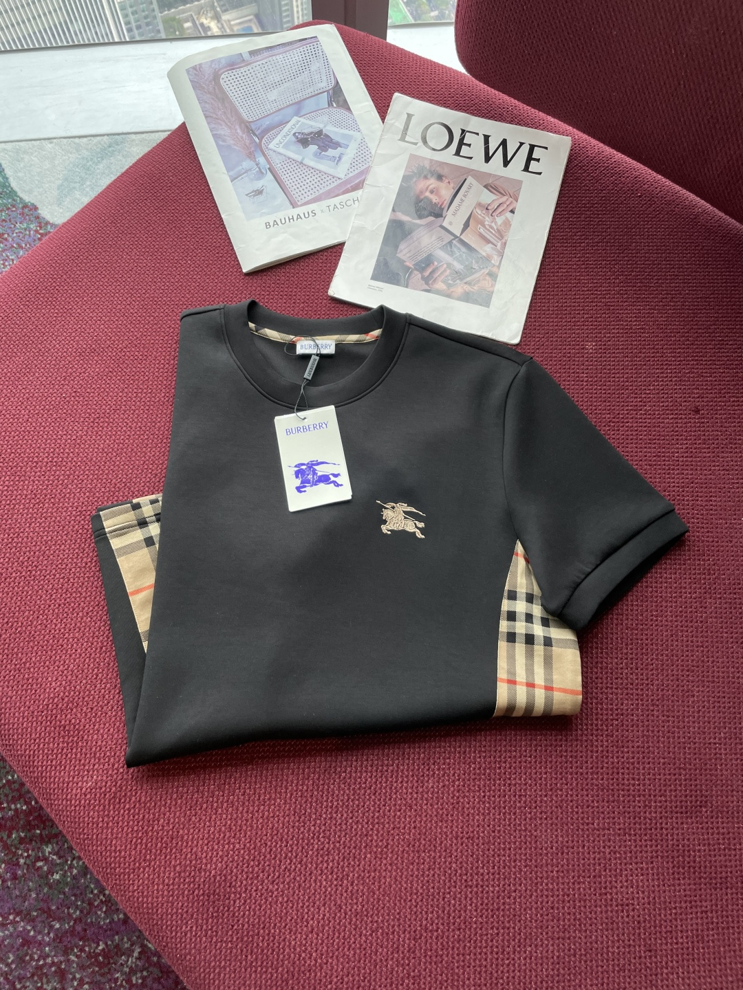 Bur 2025秋冬 男士短袖 专柜的最经典系列 最简单基础的经典款 很简单 重点看面料这次我们拿到的原