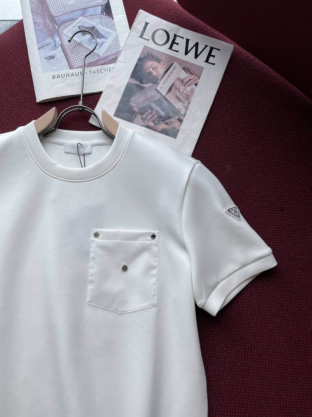 Prad 2025秋冬 男士短袖 专柜的最经典系列 最简单基础的经典款 很简单 重点看面料这次我们拿到的