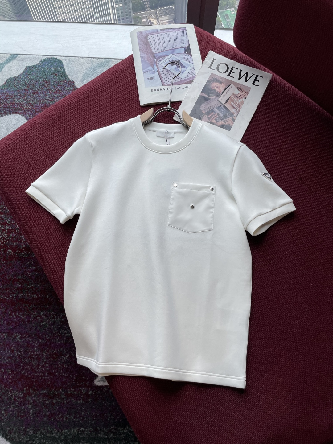 Prad 2025秋冬 男士短袖 专柜的最经典系列 最简单基础的经典款 很简单 重点看面料这次我们拿到的