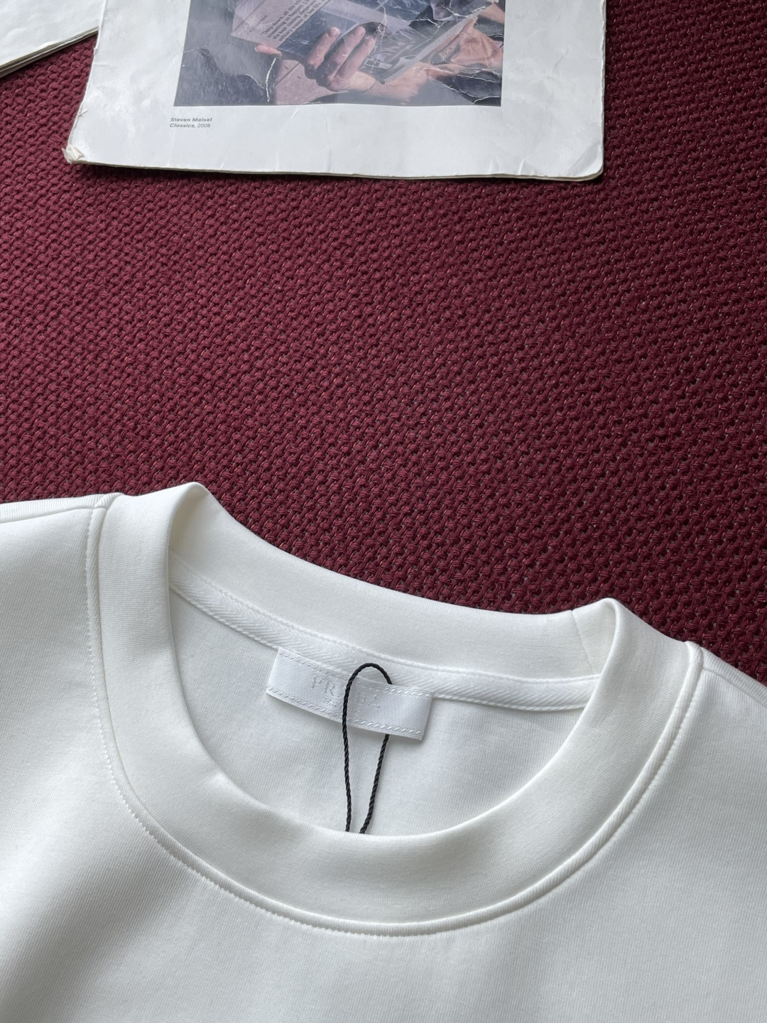 Prad 2025秋冬 男士短袖 专柜的最经典系列 最简单基础的经典款 很简单 重点看面料这次我们拿到的