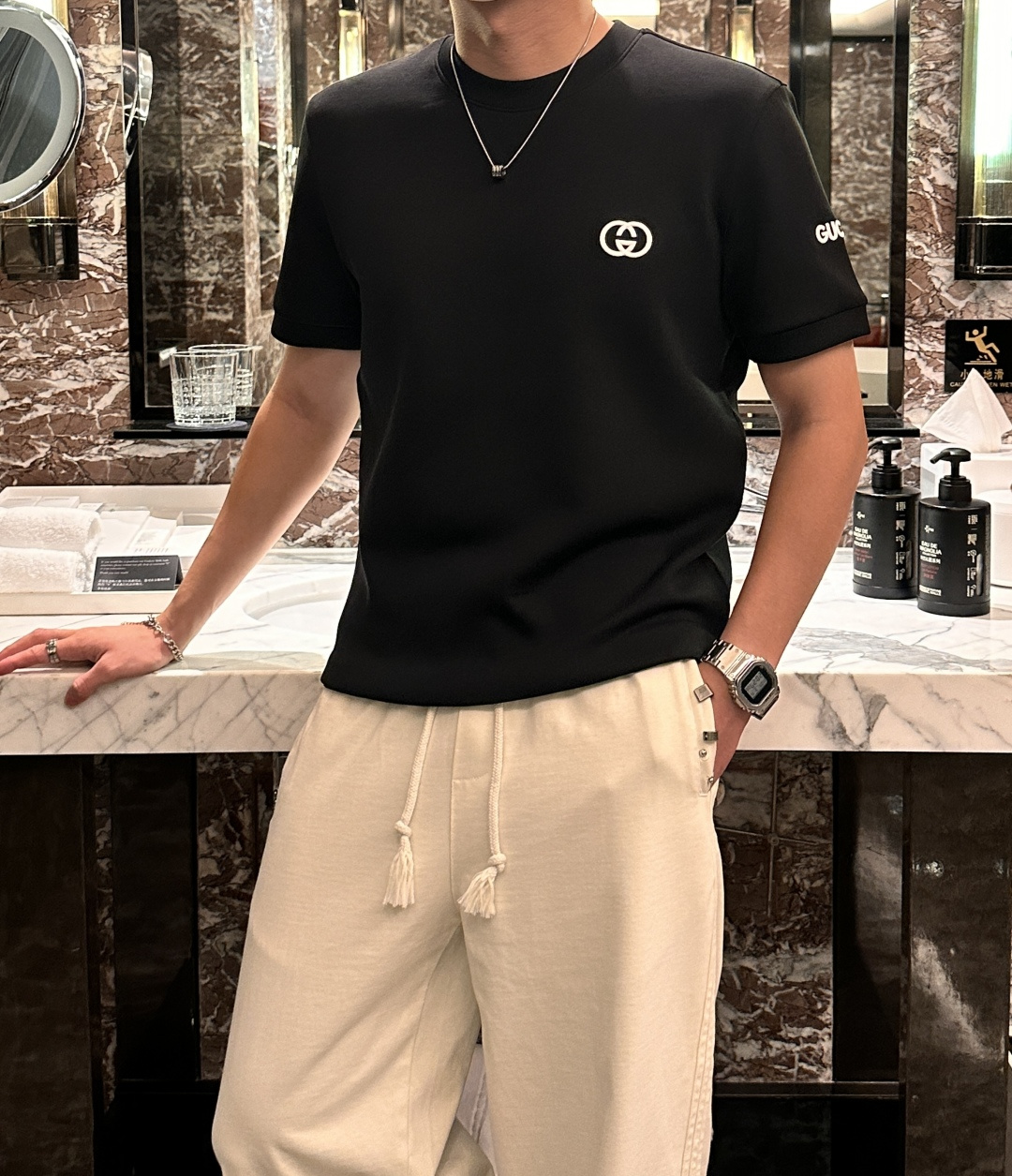Gucc 2025秋冬 男士短袖 专柜的最经典系列 最简单基础的经典款 很简单 重点看面料这次我们拿到的