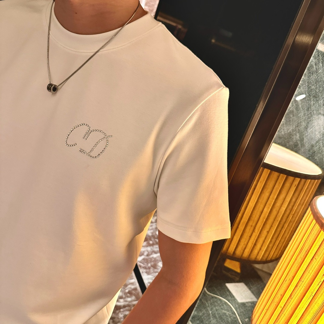 Gucc 2025秋冬 男士短袖 专柜的最经典系列 最简单基础的经典款 很简单 重点看面料这次我们拿到的