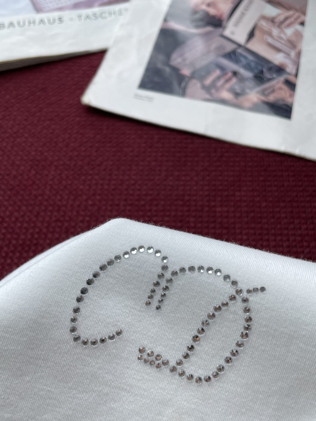 Gucc 2025秋冬 男士短袖 专柜的最经典系列 最简单基础的经典款 很简单 重点看面料这次我们拿到的