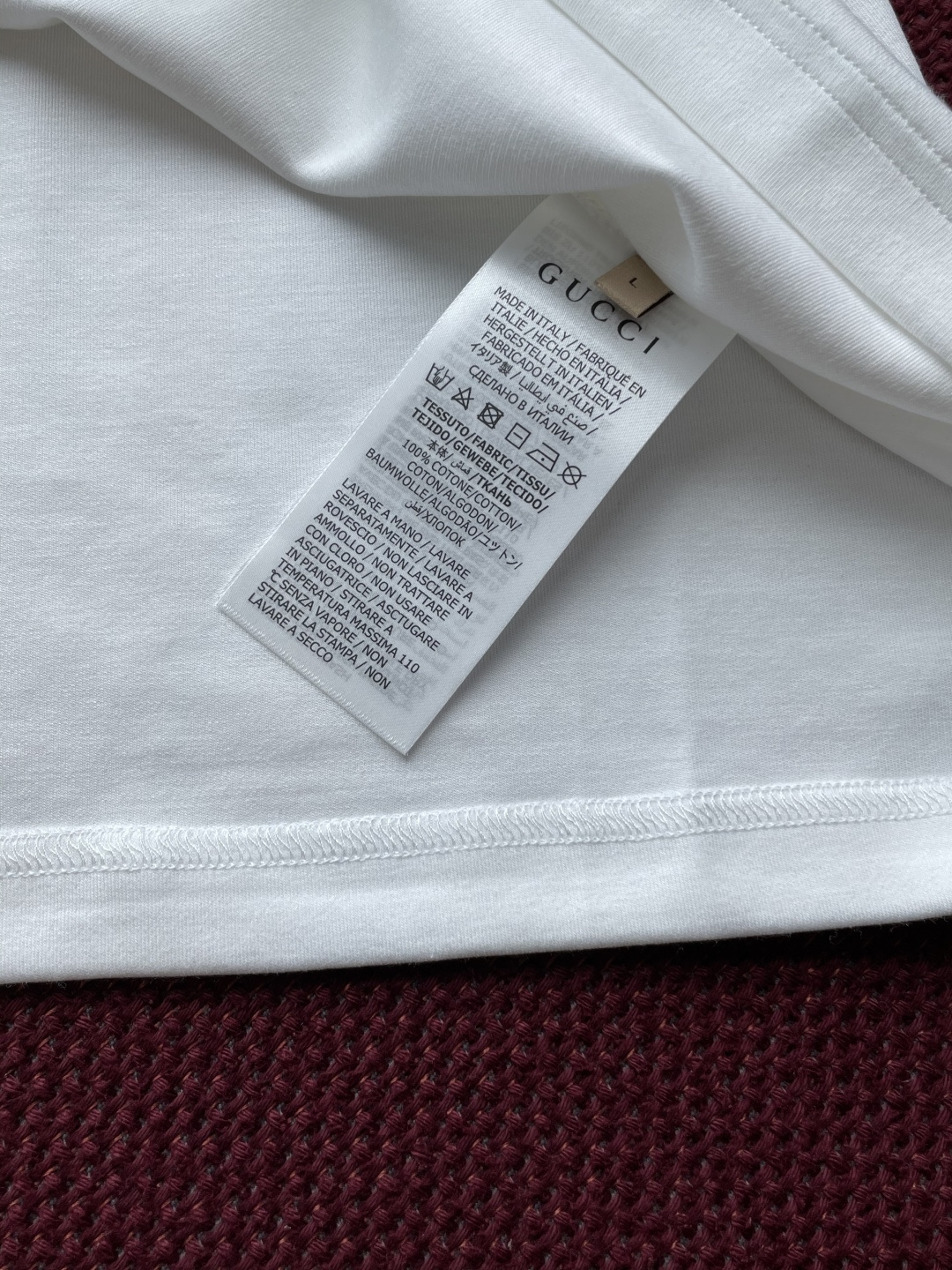 Gucc 2025秋冬 男士短袖 专柜的最经典系列 最简单基础的经典款 很简单 重点看面料这次我们拿到的