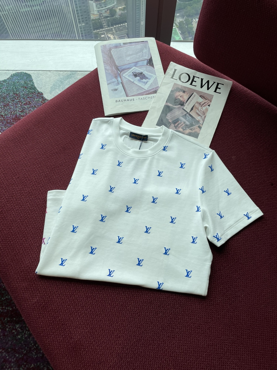 Lv 2025秋冬 男士短袖 专柜的最经典系列 最简单基础的经典款 很简单 重点看面料这次我们拿到的原厂