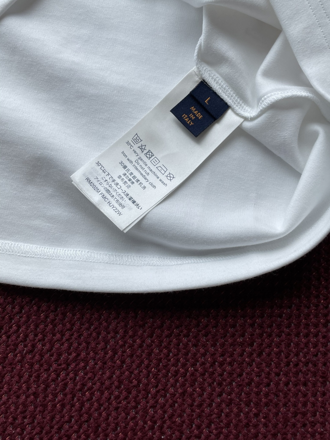 Lv 2025秋冬 男士短袖 专柜的最经典系列 最简单基础的经典款 很简单 重点看面料这次我们拿到的原厂