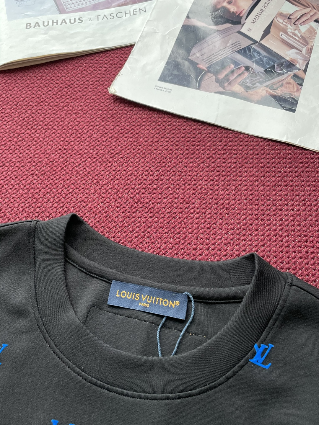 Lv 2025秋冬 男士短袖 专柜的最经典系列 最简单基础的经典款 很简单 重点看面料这次我们拿到的原厂