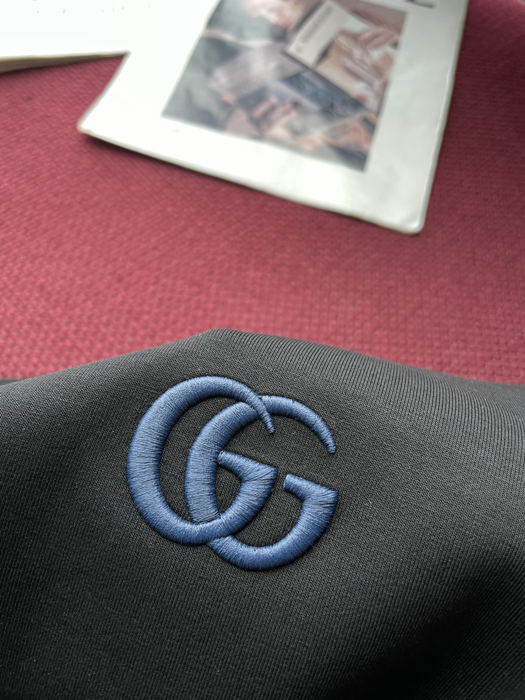 Gucc 2025秋冬 男士短袖 专柜的最经典系列 最简单基础的经典款 很简单 重点看面料这次我们拿到的