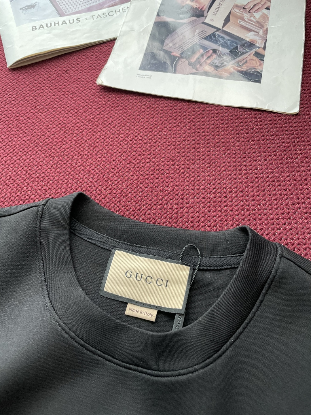 Gucc 2025秋冬 男士短袖 专柜的最经典系列 最简单基础的经典款 很简单 重点看面料这次我们拿到的