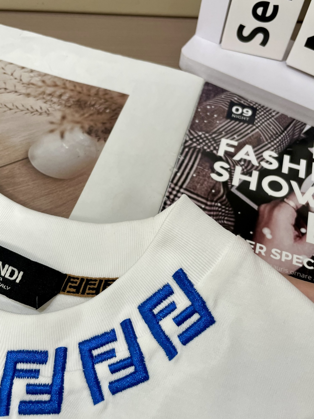 FD 25s秋冬最新款圆领打底套头T恤 面料采用优质精梳棉，入手便知非常柔软，上身亲肤感 极好！舒适透气