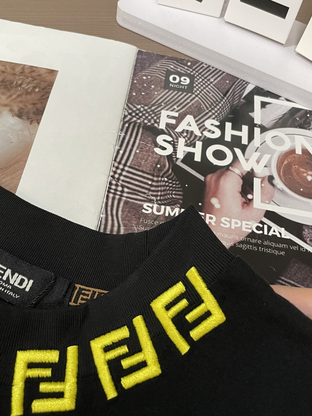 FD 25s秋冬最新款圆领打底套头T恤 面料采用优质精梳棉，入手便知非常柔软，上身亲肤感 极好！舒适透气