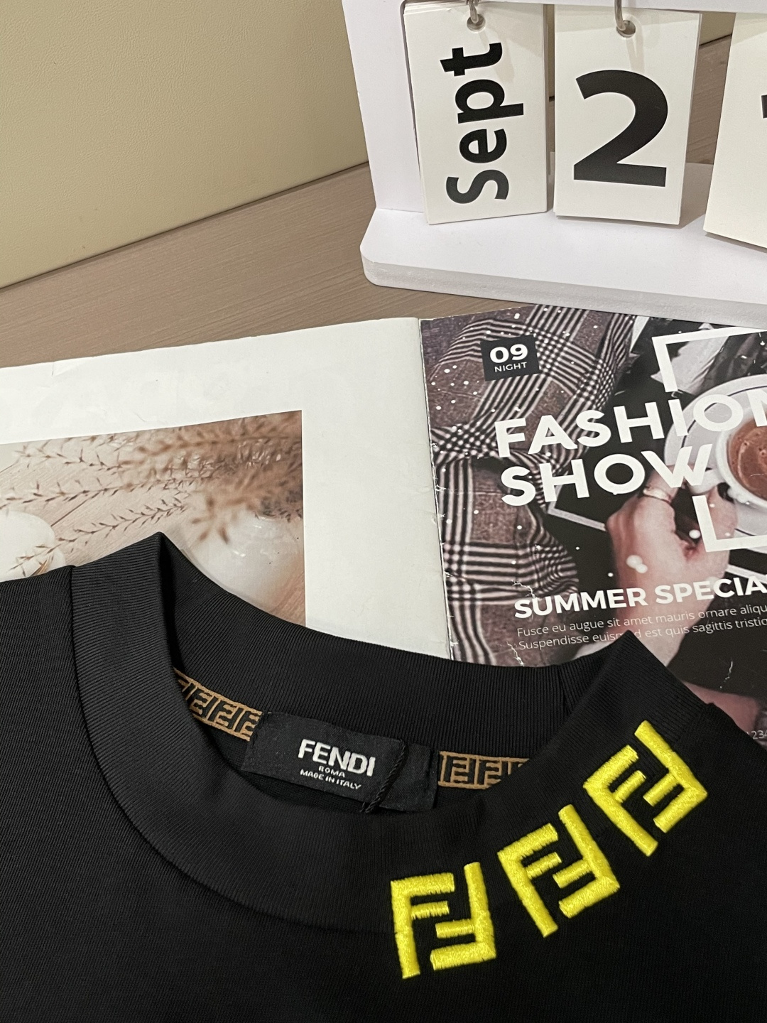 FD 25s秋冬最新款圆领打底套头T恤 面料采用优质精梳棉，入手便知非常柔软，上身亲肤感 极好！舒适透气