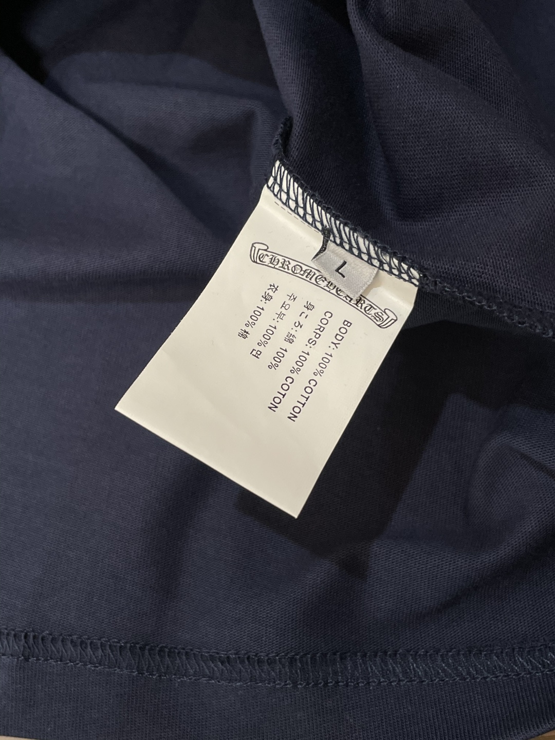 克罗心 25s秋冬最新款圆领打底套头T恤 面料采用优质精梳棉，入手便知非常柔软，上身亲肤感 极好！舒适透