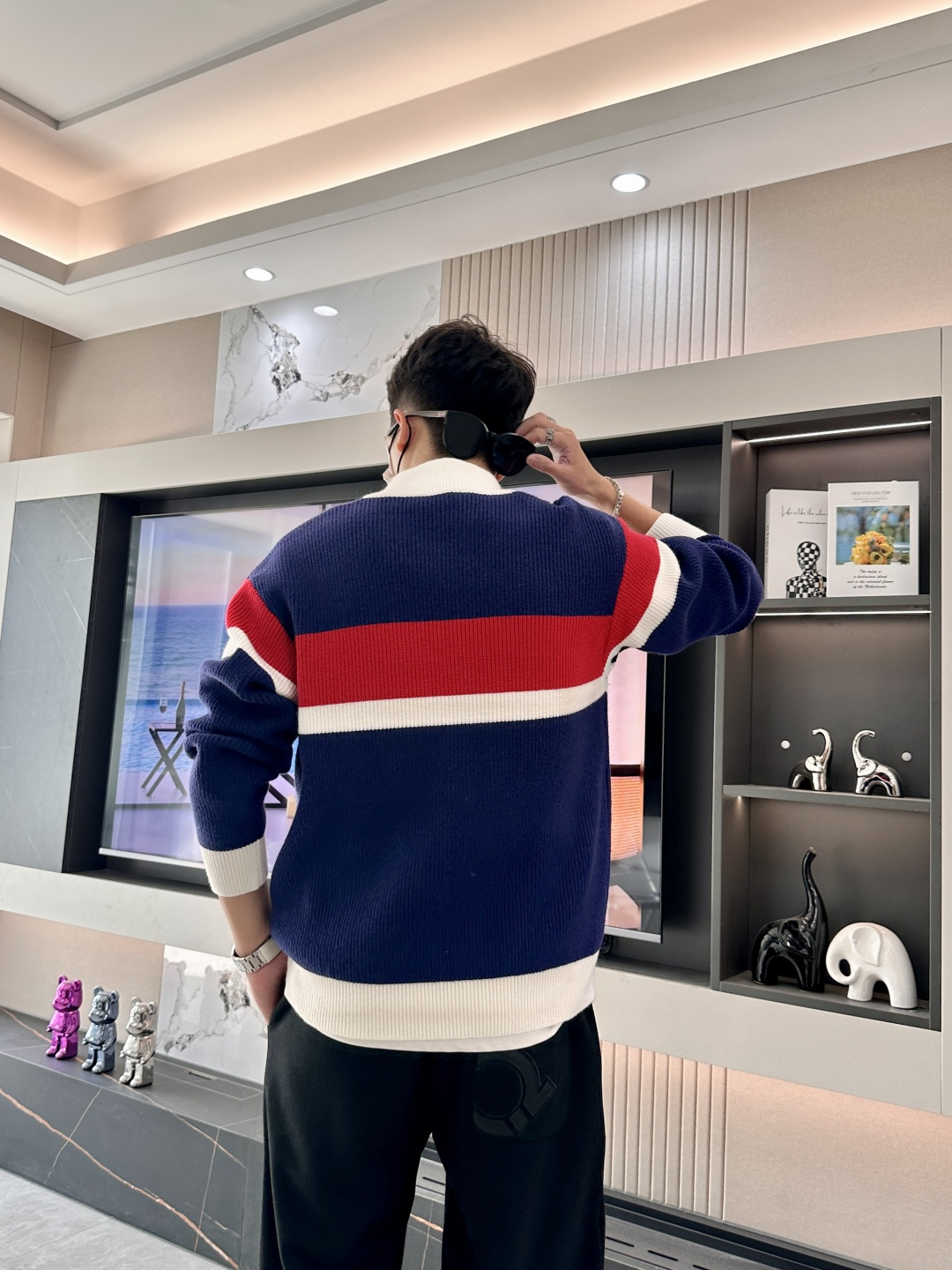 Gucc 爆款 2025秋冬 高级定制 都市风十足 加厚款开衫毛衣。 采用进口羊毛混纺面料 柔软细腻 男