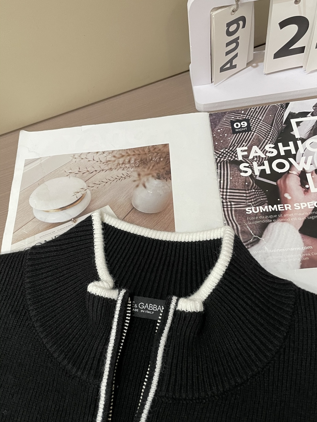 DG 爆款 2025秋冬 高级定制 都市风十足 加厚款开衫毛衣。 采用进口羊毛混纺面料 柔软细腻 男人的