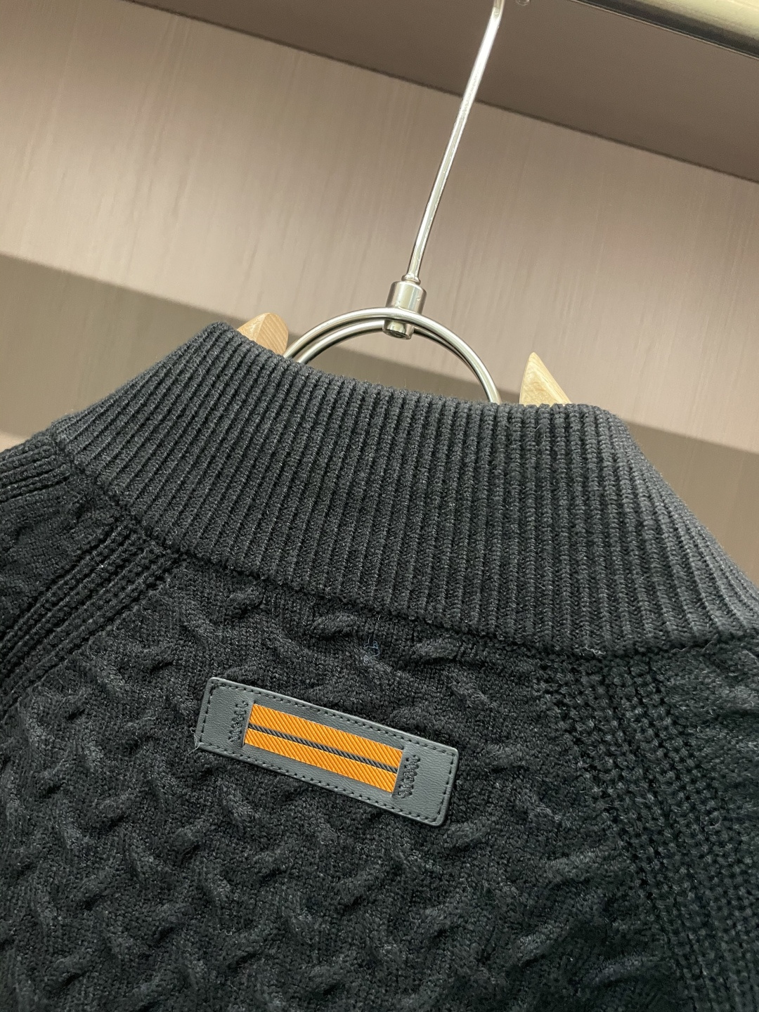 杰尼亚 爆款 2025秋冬 高级定制 都市风十足 加厚款开衫毛衣。 采用进口羊毛混纺面料 柔软细腻 男人