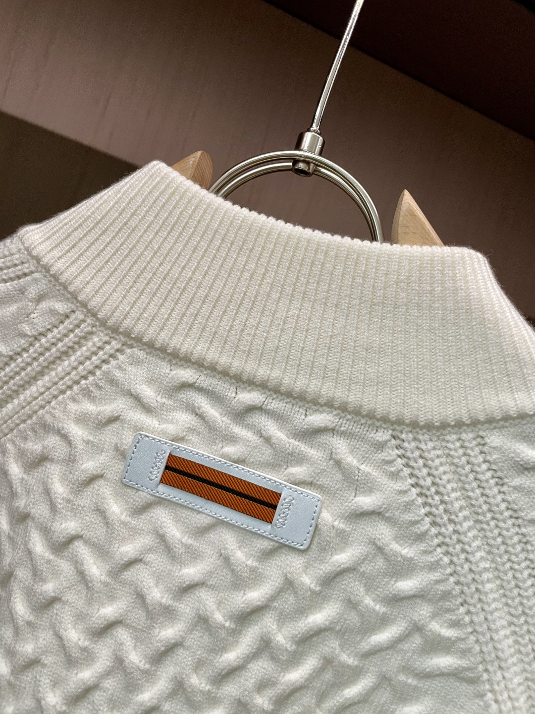 杰尼亚 爆款 2025秋冬 高级定制 都市风十足 加厚款开衫毛衣。 采用进口羊毛混纺面料 柔软细腻 男人