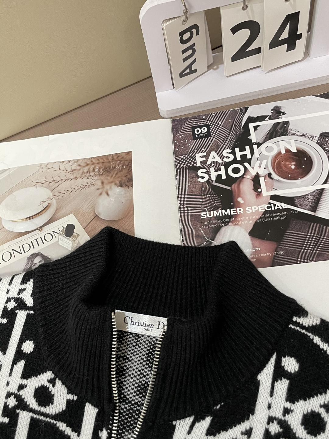 Dior 爆款 2025秋冬 高级定制 都市风十足 加厚款开衫毛衣。 采用进口羊毛混纺面料 柔软细腻 男