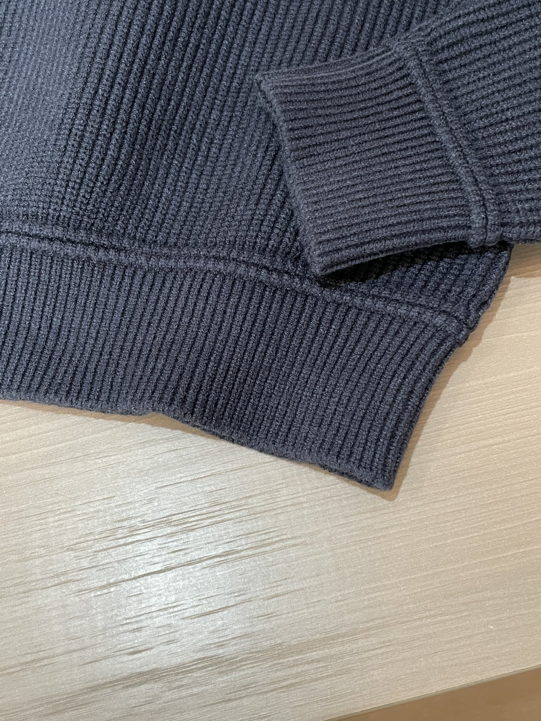 杰尼亚 重磅推荐！2025aw秋冬新款 专柜同步 时尚经典基础款针织衫 秋冬必备款 采用针织衫加厚毛衣，