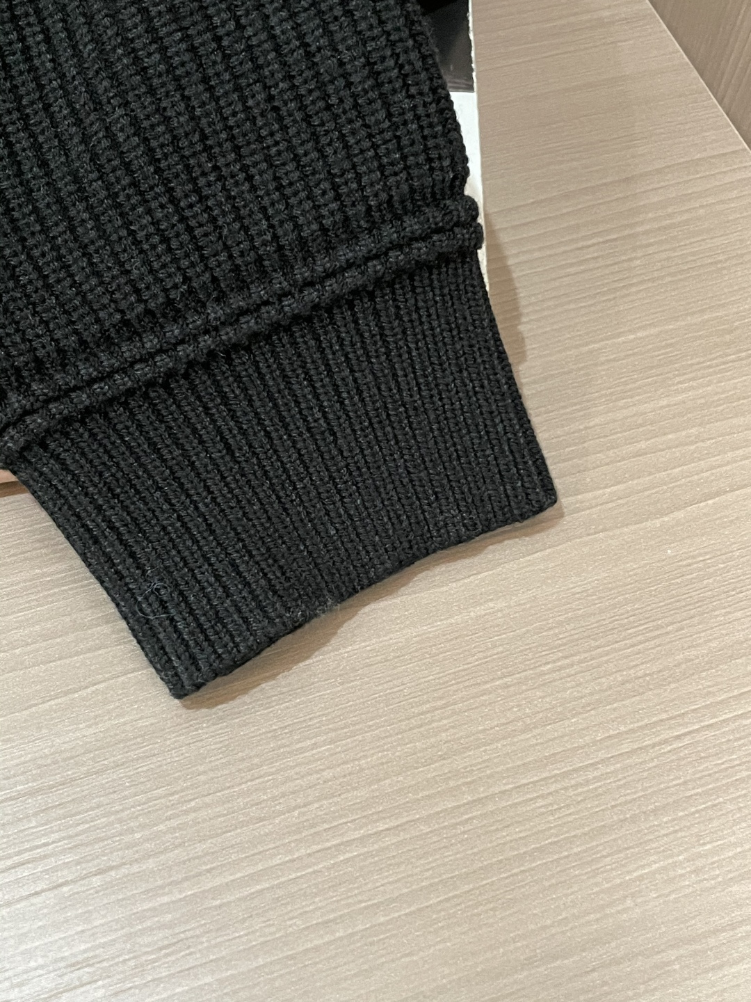 杰尼亚 重磅推荐！2025aw秋冬新款 专柜同步 时尚经典基础款针织衫 秋冬必备款 采用针织衫加厚毛衣，