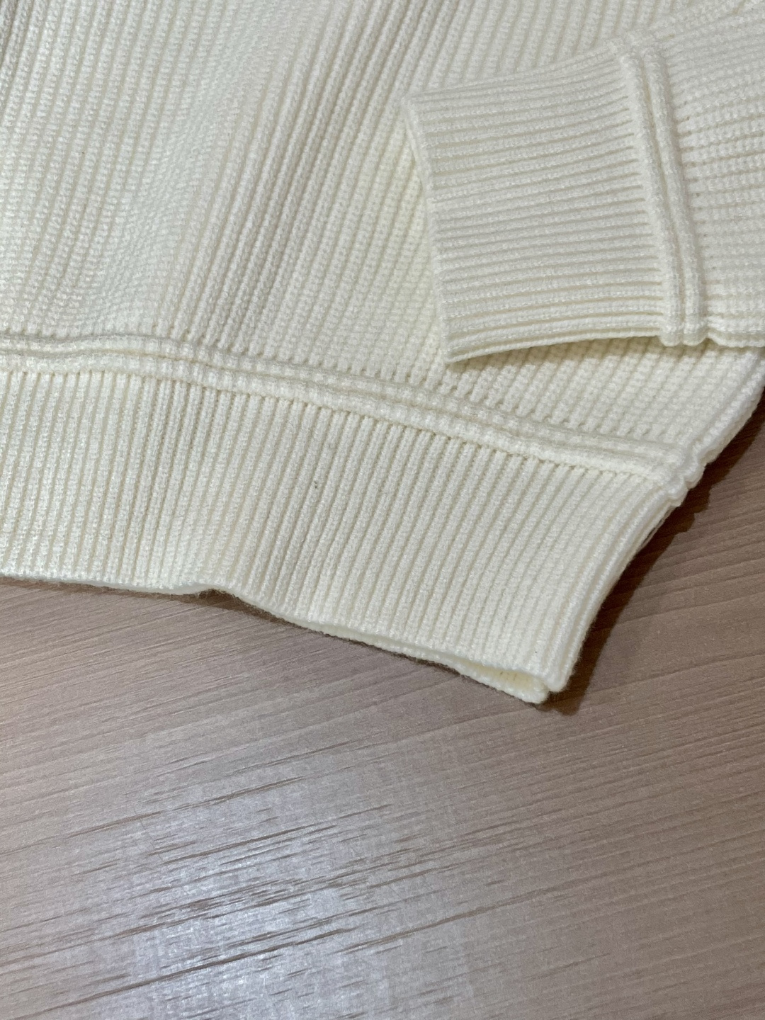 杰尼亚 重磅推荐！2025aw秋冬新款 专柜同步 时尚经典基础款针织衫 秋冬必备款 采用针织衫加厚毛衣，