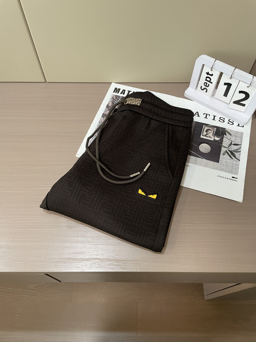 FD 2025秋冬最新休闲裤 潮人必备 版型超赞，能很好的修复各种腿型，非常个性！柔软排汗，舒适度极高。