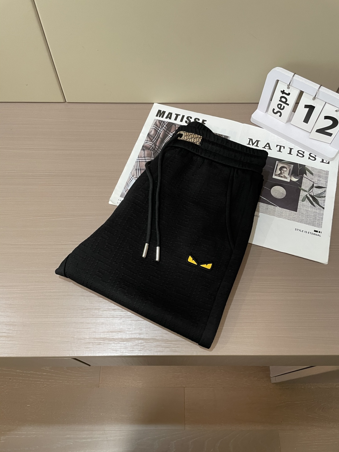 FD 2025秋冬最新休闲裤 潮人必备 版型超赞，能很好的修复各种腿型，非常个性！柔软排汗，舒适度极高。