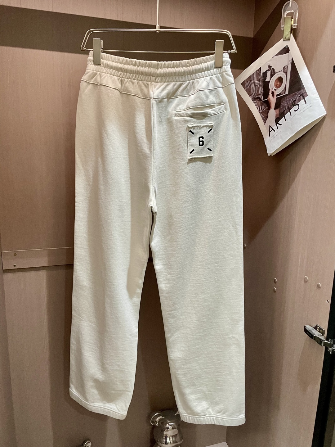 马吉拉 2025秋冬最新休闲裤 潮人必备 版型超赞，能很好的修复各种腿型，非常个性！柔软排汗，舒适度极高