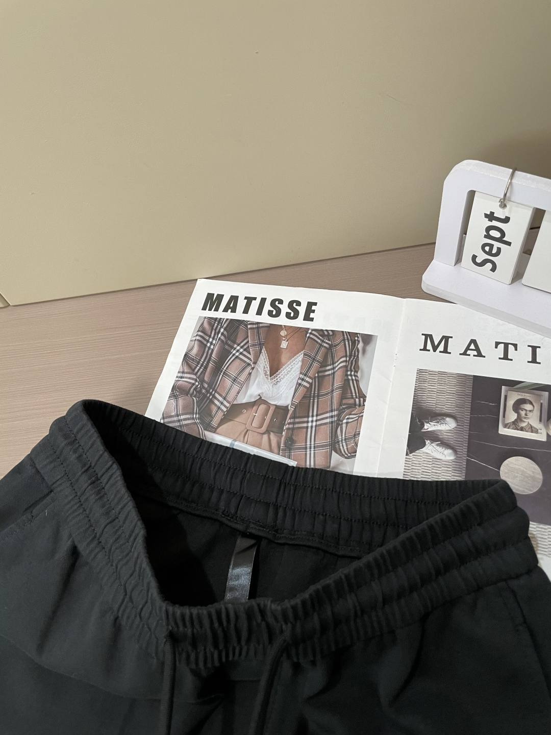 克罗心 2025秋冬最新休闲裤 潮人必备 版型超赞，能很好的修复各种腿型，非常个性！柔软排汗，舒适度极高