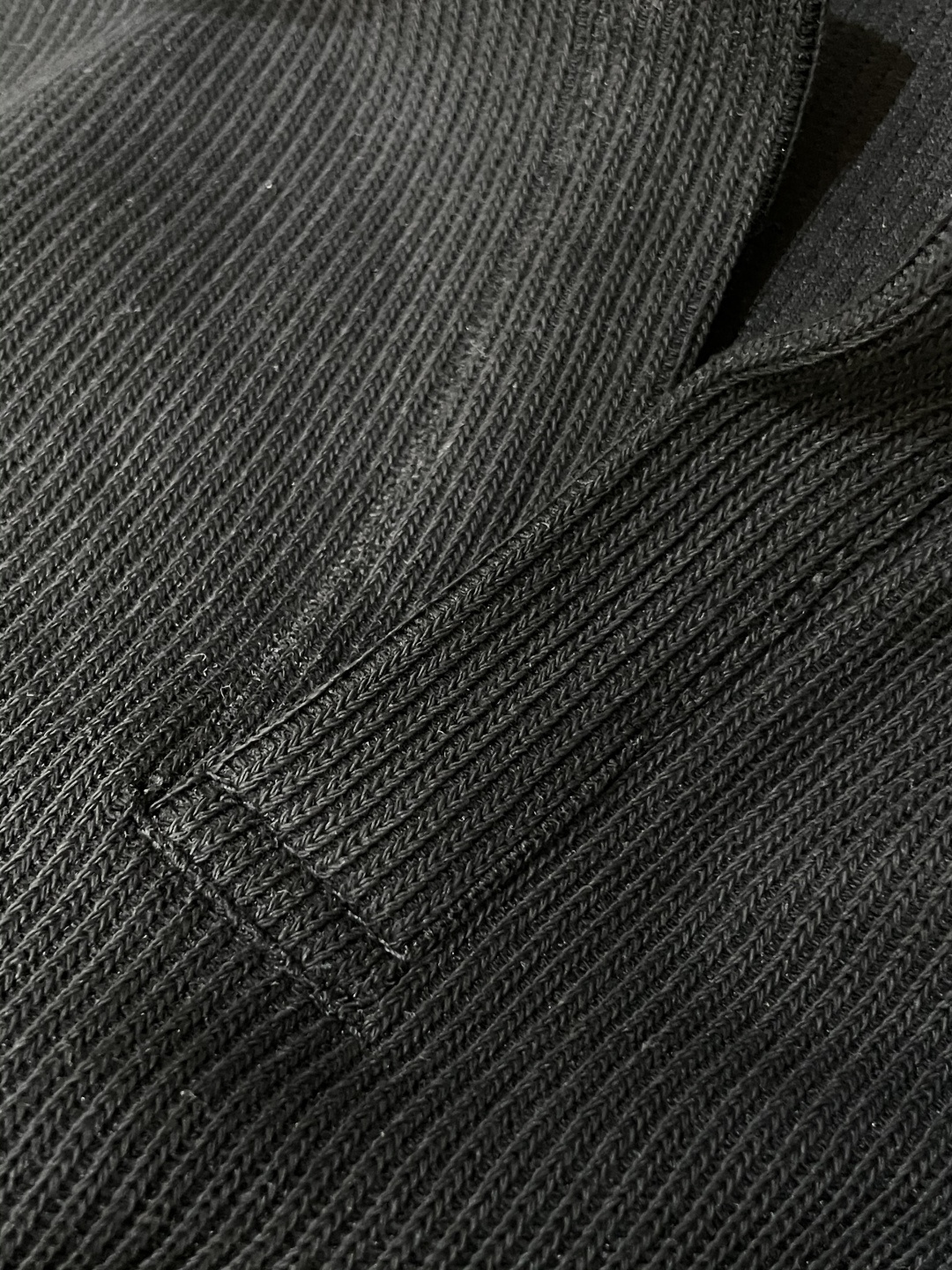 Burberry 2025秋冬华夫格纹骑士Polo衫：当庄园美学邂逅现代衣橱核心设计叙事本季Burber
