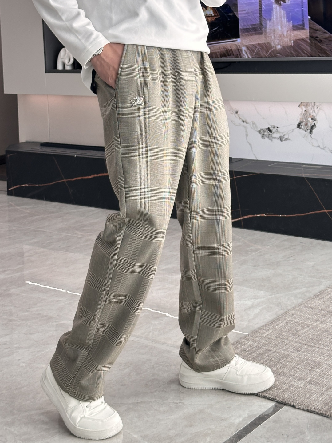 Bur 2025秋冬最新休闲西裤 潮人必备 版型超赞，能很好的修复各种腿型，非常个性！柔软排汗，舒适度极