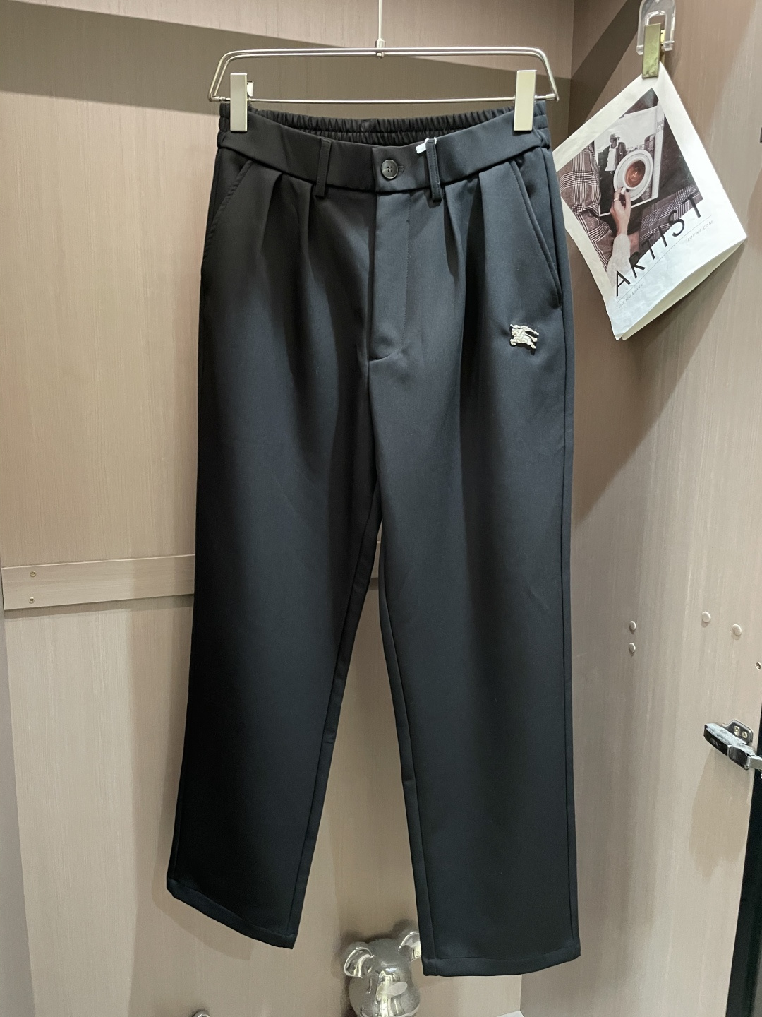 BUR 2025秋冬最新休闲西裤 潮人必备 版型超赞，能很好的修复各种腿型，非常个性！柔软排汗，舒适度极